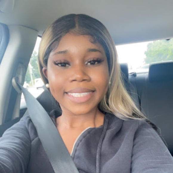 Meet your Posher, Esther - Picture 1 of 1